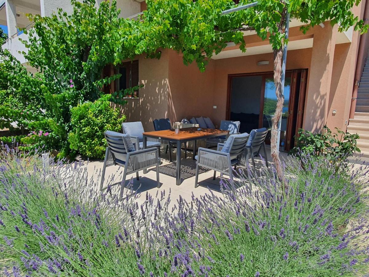 Apartments Villa Oliva Turanj Extérieur photo
