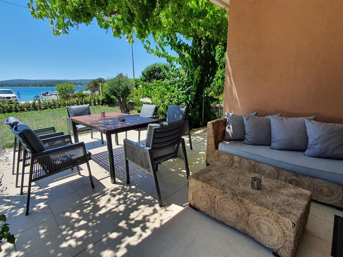 Apartments Villa Oliva Turanj Extérieur photo