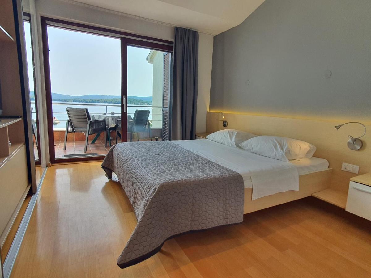 Apartments Villa Oliva Turanj Extérieur photo