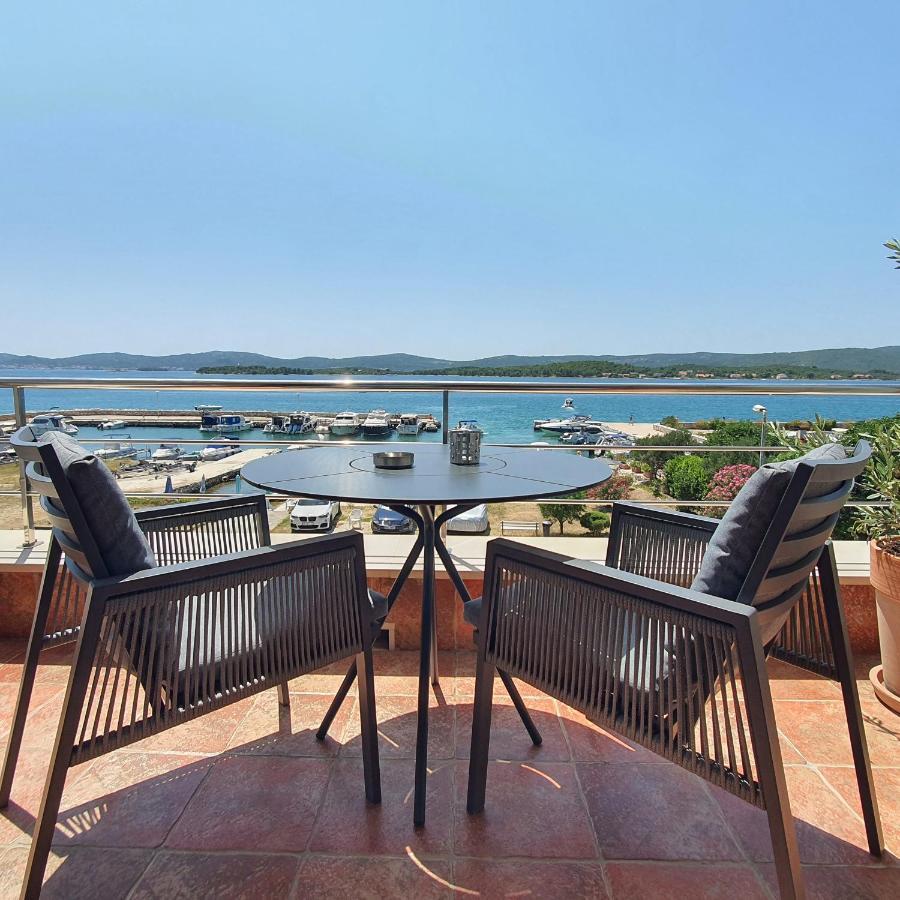 Apartments Villa Oliva Turanj Extérieur photo